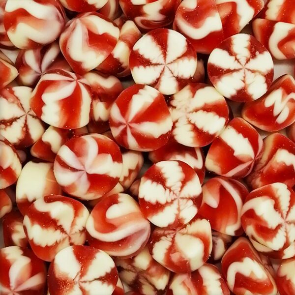 Strawberry Twist Kisses 140g